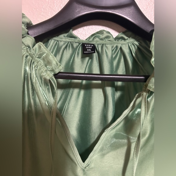 NWOT SHEIN curve Green shimmery raglan long sleeve blouse w/ tie-size 1xl - Picture 5 of 8